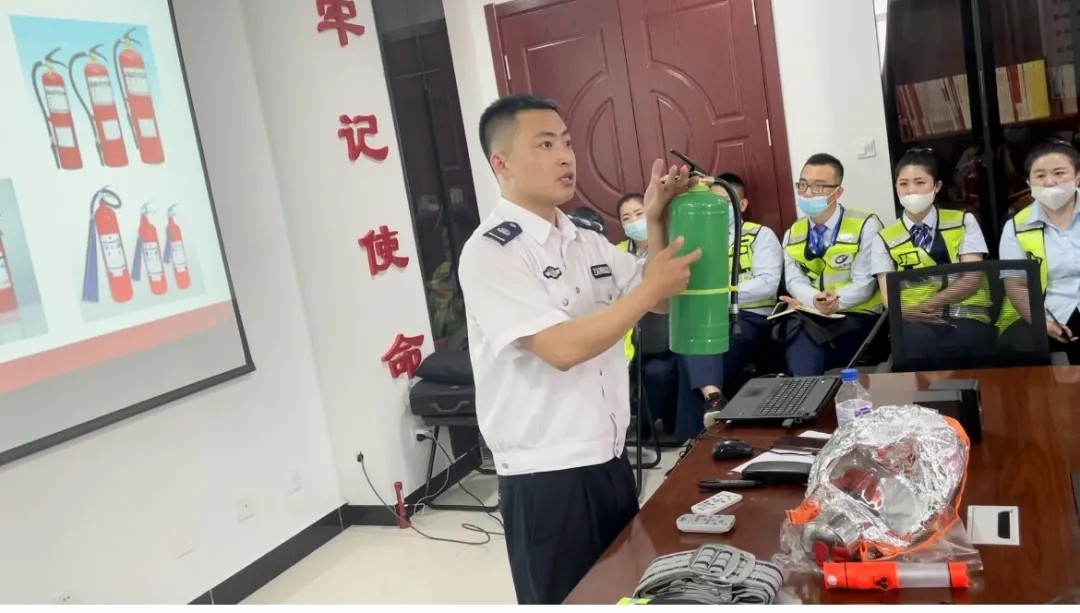 长春分公司：开展消防安全知识培训及应急实操演练活动3.jpg