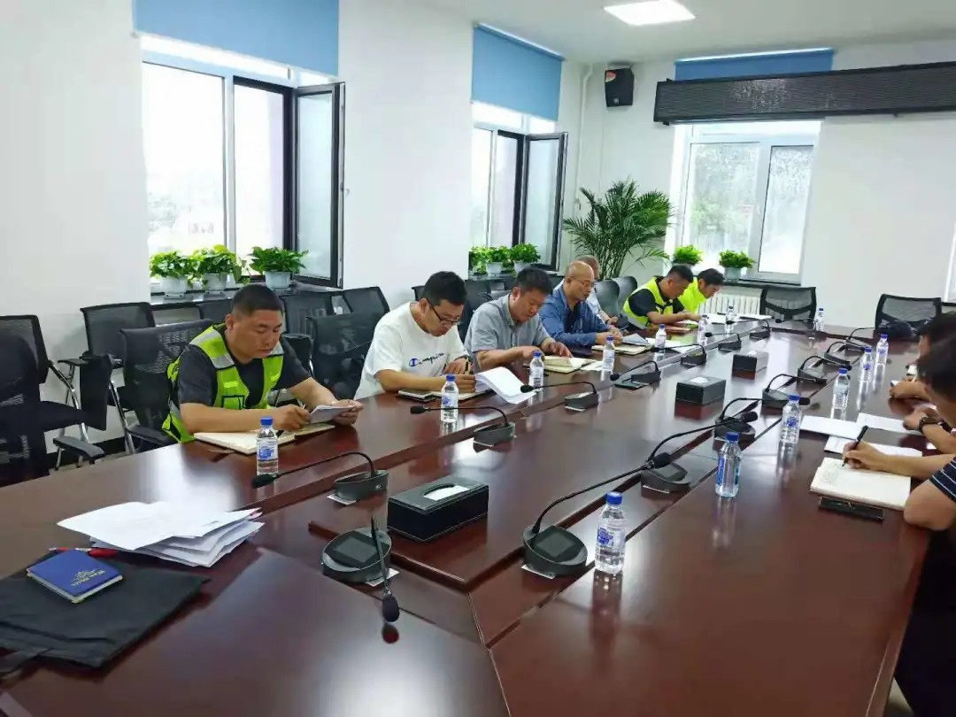 提前谋划 未雨绸缪  长春分公司对冬季养护设备进行维修保养1.jpg