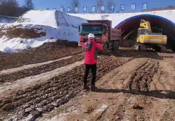 在春天里起航——大蒲柴河至烟筒山高速公路项目复工3.png 在春天里起航——大蒲柴河至烟筒山高速公路项目复工3.png