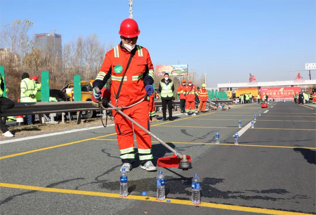 2022年“建功十四五、奋进新征程”劳动技能竞赛开赛16.jpg