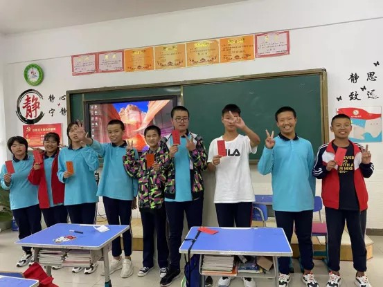 吉高智慧：爱心助学 传递正能量2.jpg